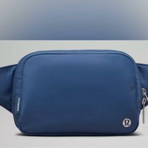 NEW with tags Lululemon Everywhere Beltbag 2L